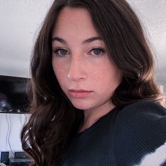 Meet your Posher, Taylor - Picture 1 of 1